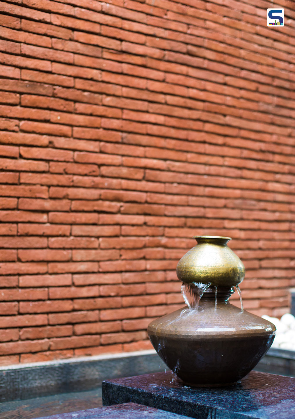 view of fountain pots in courtyard- SPAN-Architects